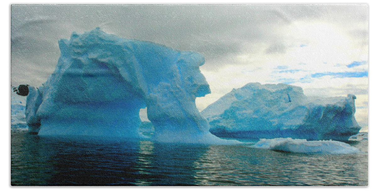 Iceberg Hand Towel featuring the photograph Icebergs #6 by Amanda Stadther