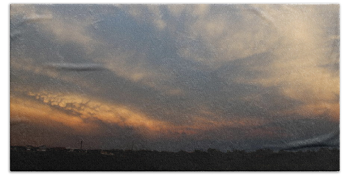 Stormscape Hand Towel featuring the photograph Nebraska Mammatus Sunset #4 by NebraskaSC