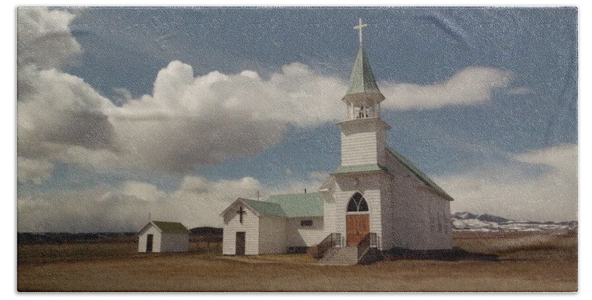 Old Bath Towel featuring the photograph A Church In Eastern Montana by Jeff Swan