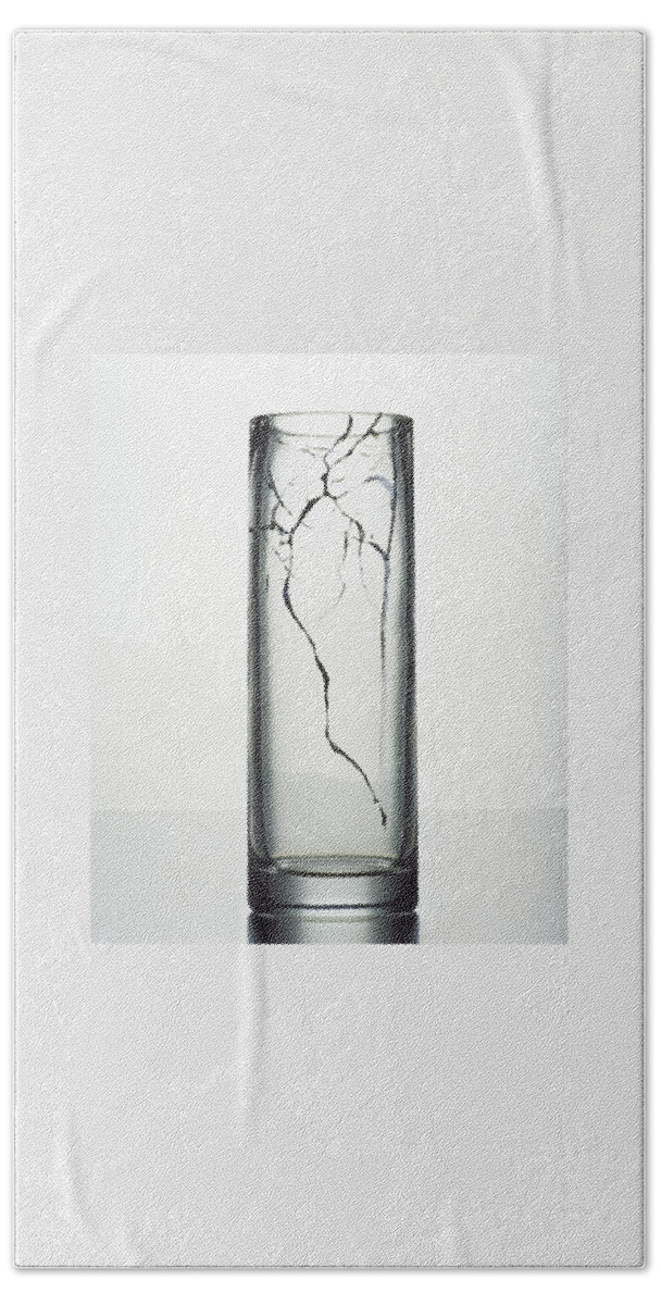A Cracked Vase Hand Towel