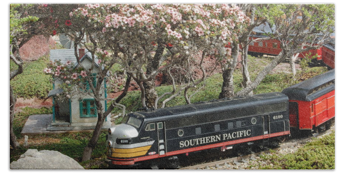 Linda Brody Hand Towel featuring the photograph A Passenger Train Passes by Farm House by Linda Brody