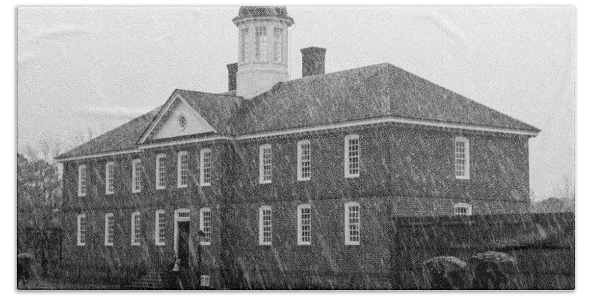 Colonial Williamsburg Bath Towel featuring the photograph A Snowy Day at the Public Hospital by Kathi Isserman