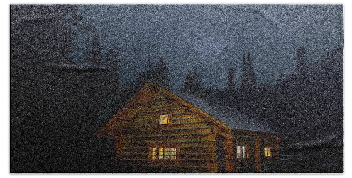 Cabin Hand Towel featuring the photograph A Star Filled Night by Bill Cubitt