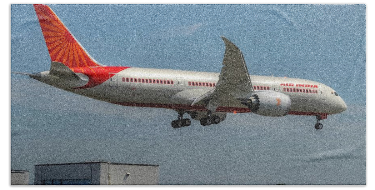 Boeing Bath Towel featuring the photograph Air India 787 by Jeff Cook