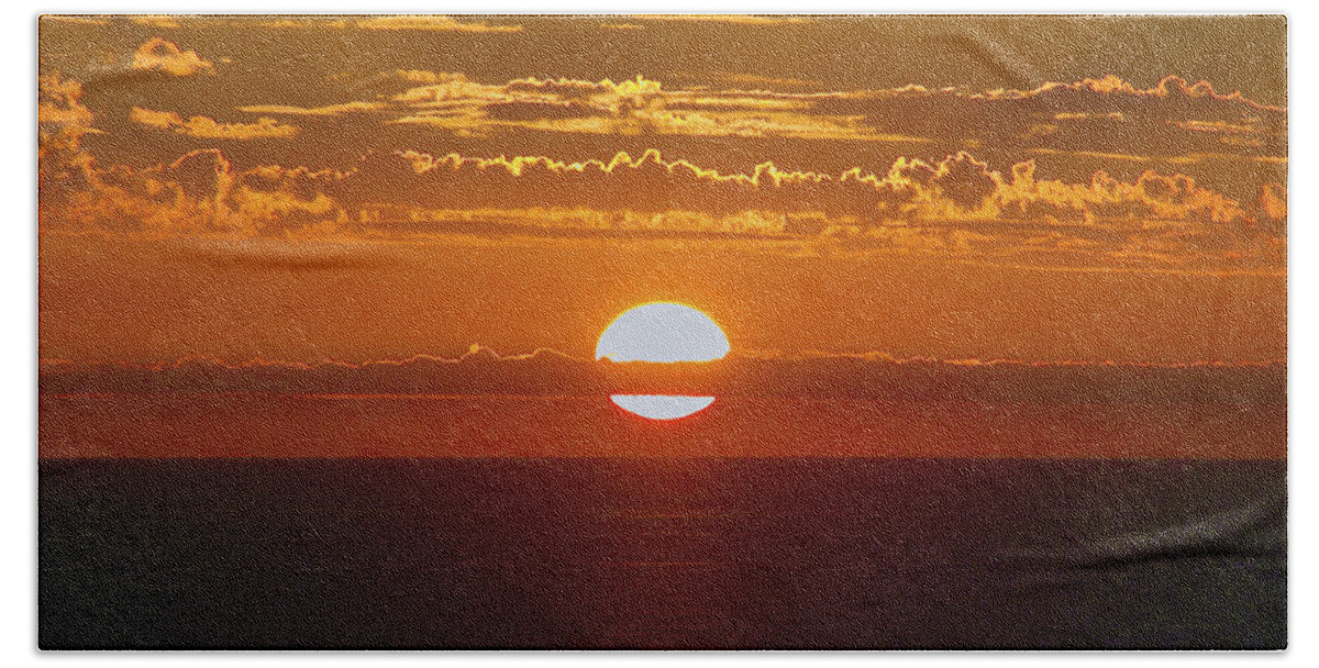 Sunset Bath Towel featuring the photograph Aldinga Beach sunset by Jocelyn Kahawai