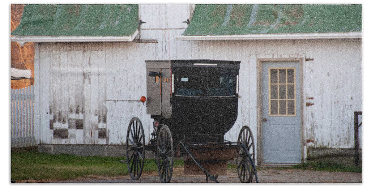 Amish Buggy Hand Towel featuring the photograph Amish Buggy White Barn by David Arment