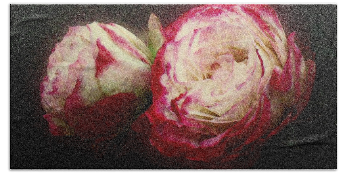Roses Bath Towel featuring the painting Antique Romance by RC DeWinter
