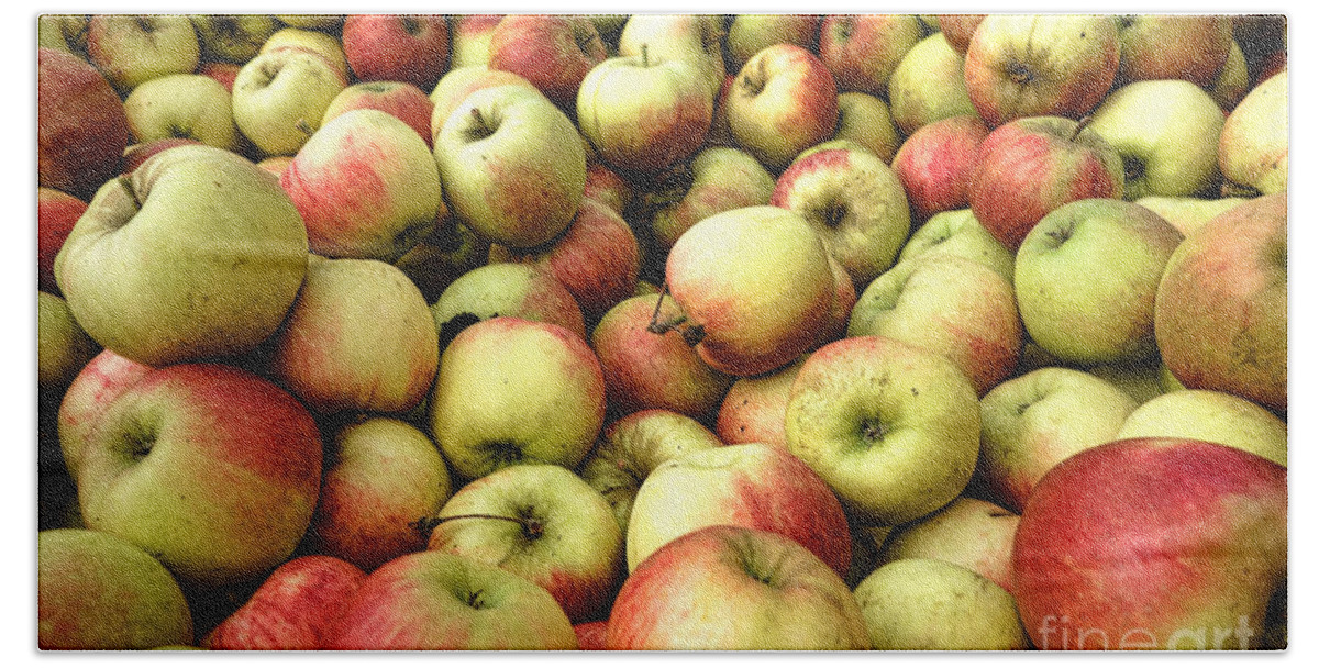 Apple Bath Towel featuring the photograph Apples by Olivier Le Queinec