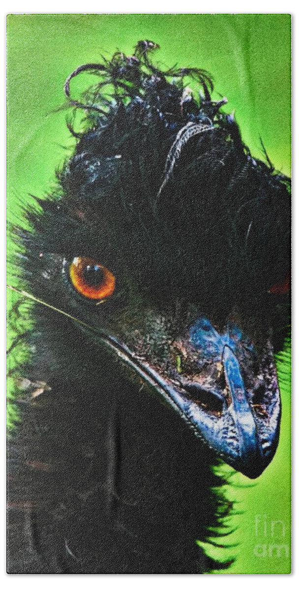 Wildlife Bath Towel featuring the photograph Australian Emu by Blair Stuart