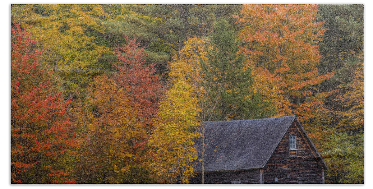 New Hampshire Bath Towel featuring the photograph Autumn Barn in Easton by White Mountain Images