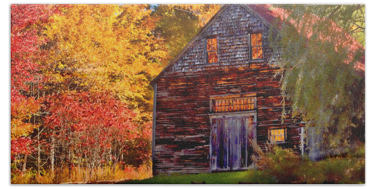 Autumn Foliage New England Bath Towel featuring the photograph Barn full of fall color by Jeff Folger