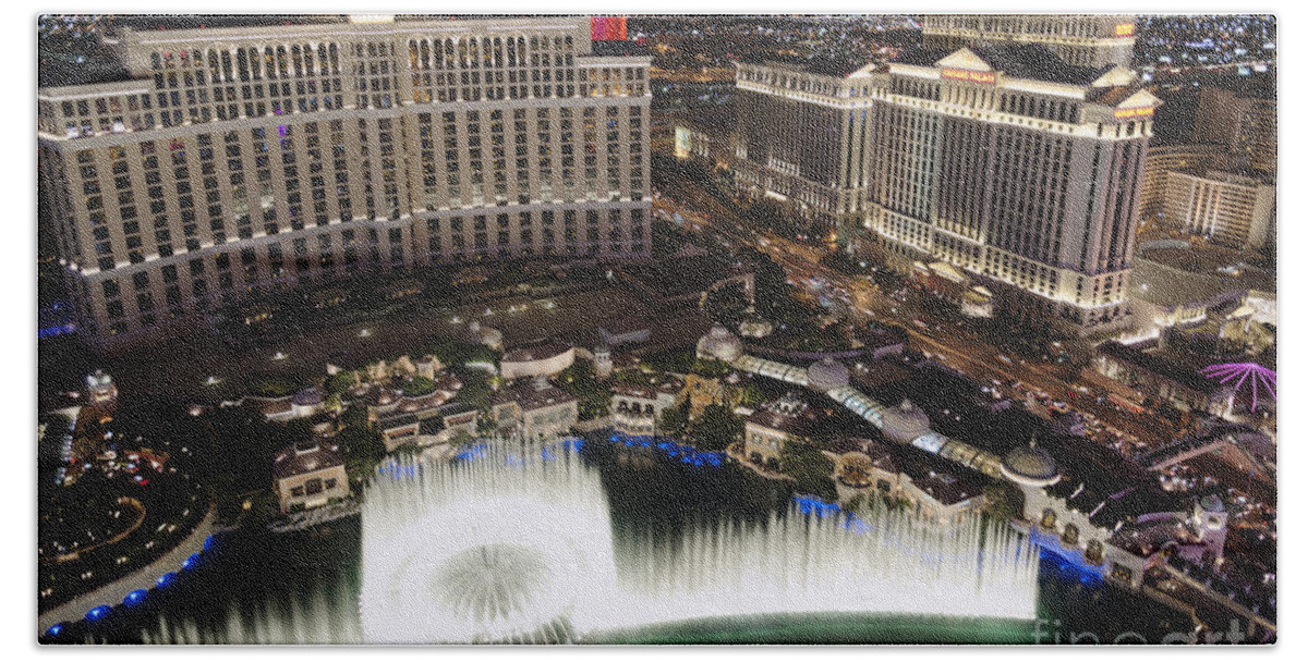 Horizontal Bath Towel featuring the photograph Bellagio Fountains at Night, Las Vegas by Patrick McGill