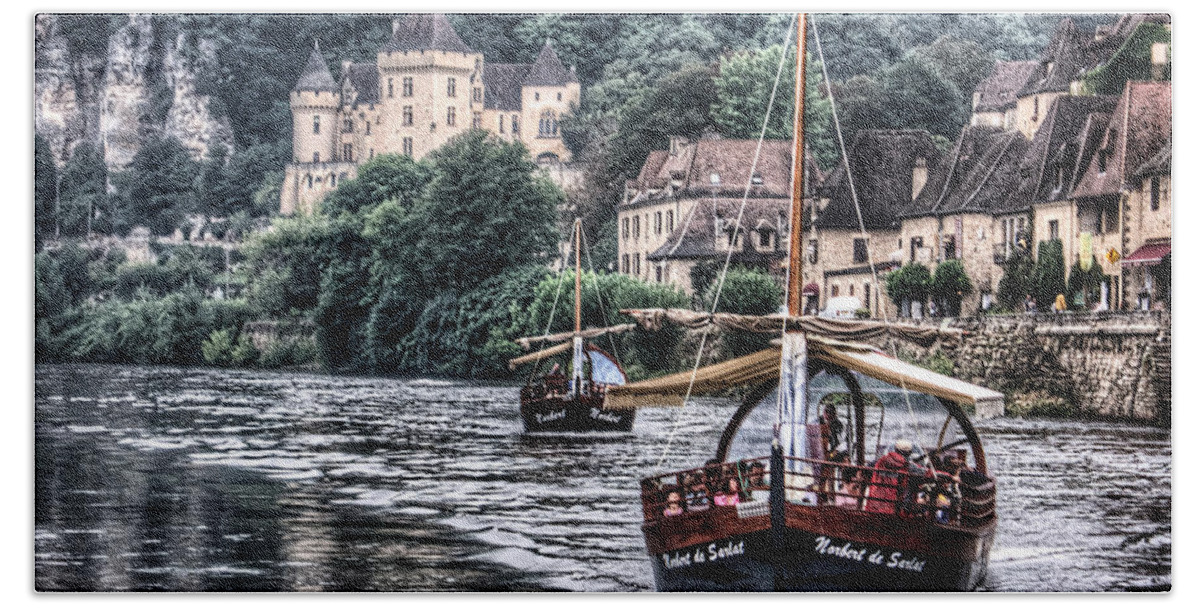 France Hand Towel featuring the photograph Boats sailing the Dordogne river in La Roque Gageac by Weston Westmoreland