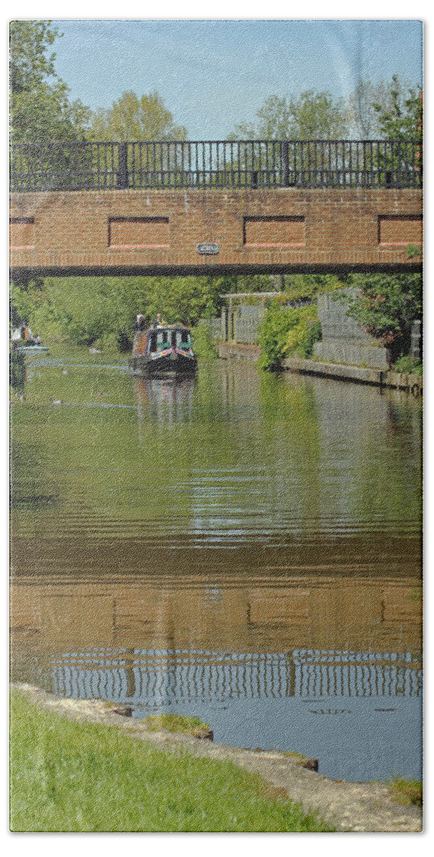 Elizabeth Jennings Way Bridge Hand Towel featuring the photograph Bridge 238B Oxford Canal by Tony Murtagh