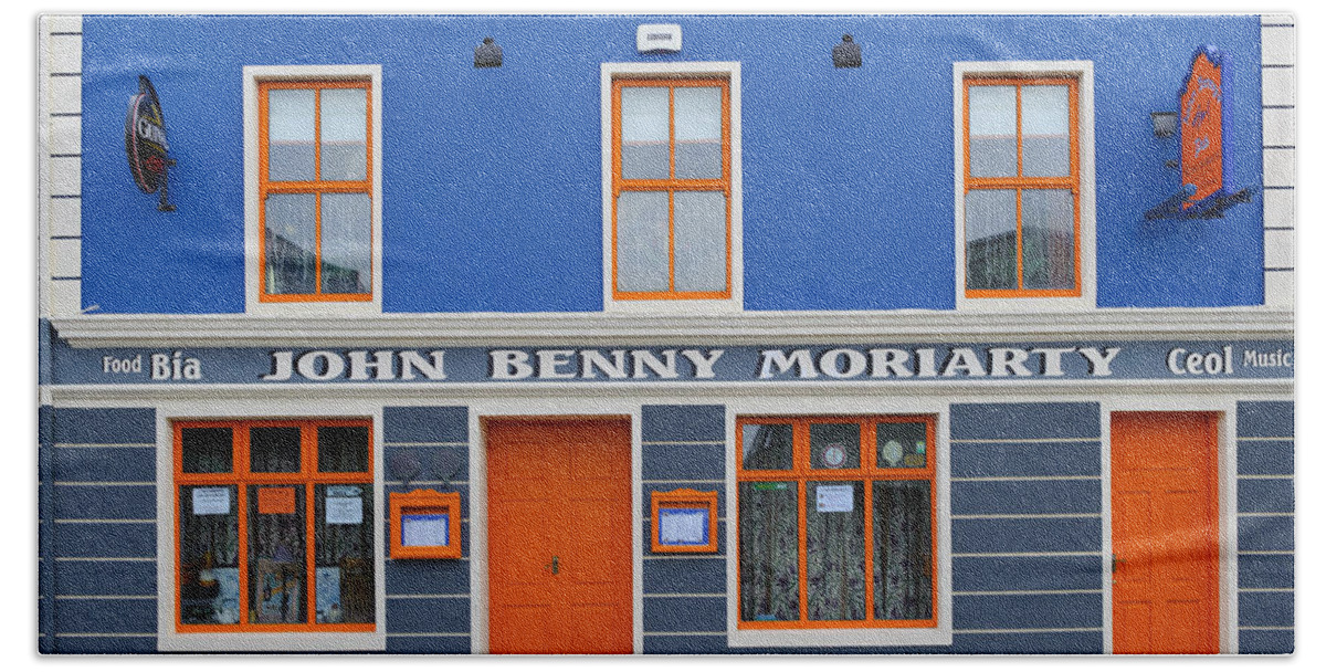 County Kerry Bath Towel featuring the photograph Brightly Colored Pub In Dingle, Ireland by John Shaw