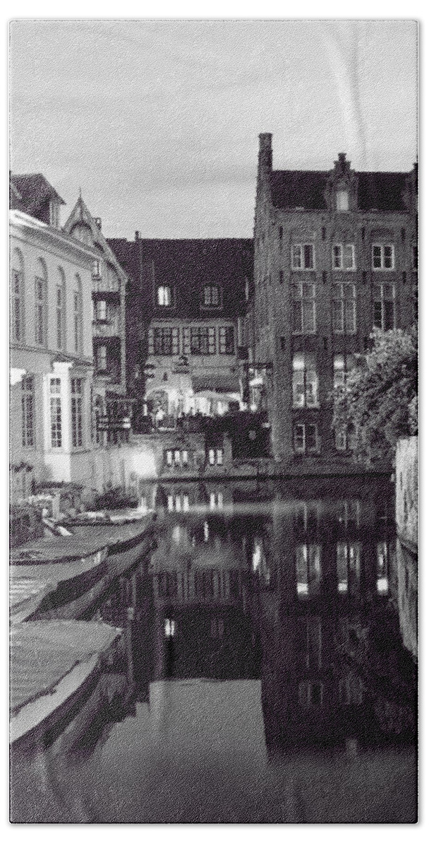 Bruges Canal In Black And White Bath Towel featuring the photograph Bruges Canal in Black and White by Phyllis Taylor