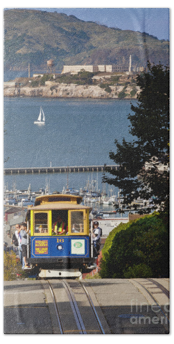 Cable Car Hand Towel featuring the photograph San Francisco Cable Car California by Brian Jannsen