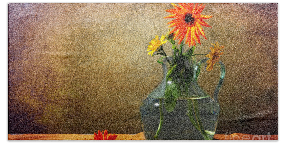 Flowers Hand Towel featuring the photograph Calendula Officinalis by Randi Grace Nilsberg
