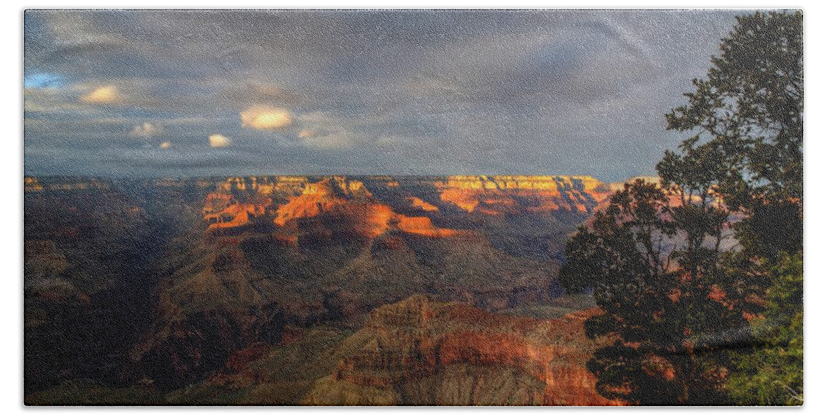 Grand Canyon Bath Towel featuring the photograph Canyon Sunset by Dave Files