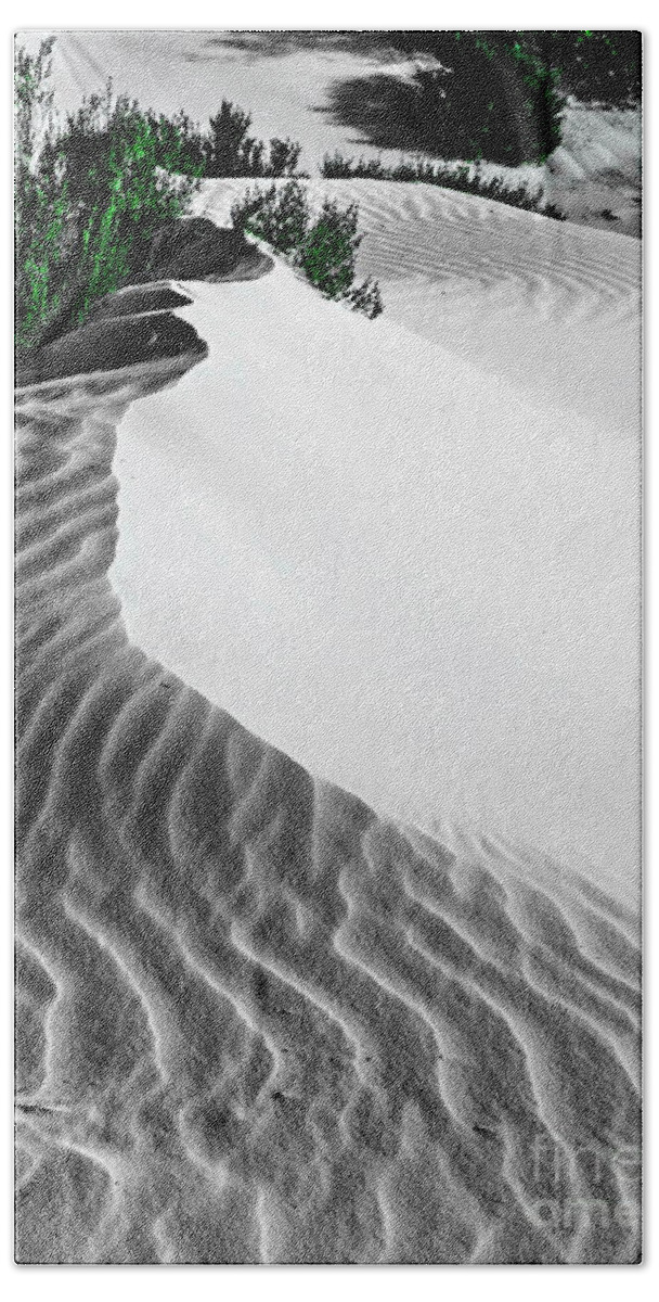 Landscape Bath Towel featuring the digital art Cape Le Grande Sand Dune by Tim Richards