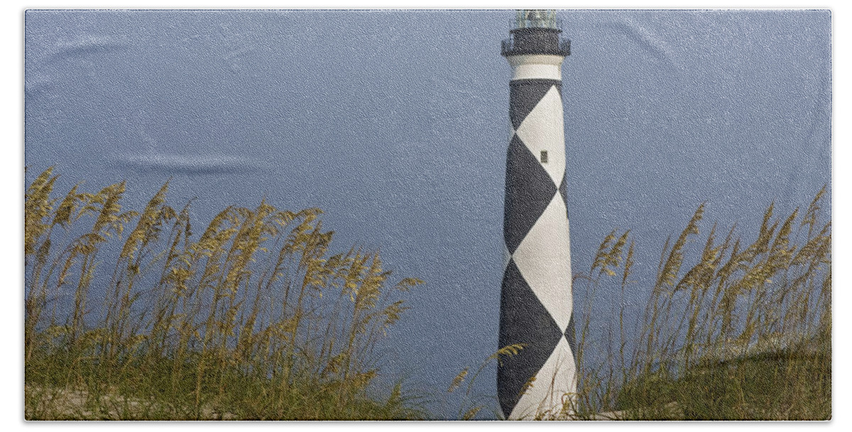 R.d. Decker Bath Towel featuring the photograph Cape Lookout Lighthouse by Bob Decker