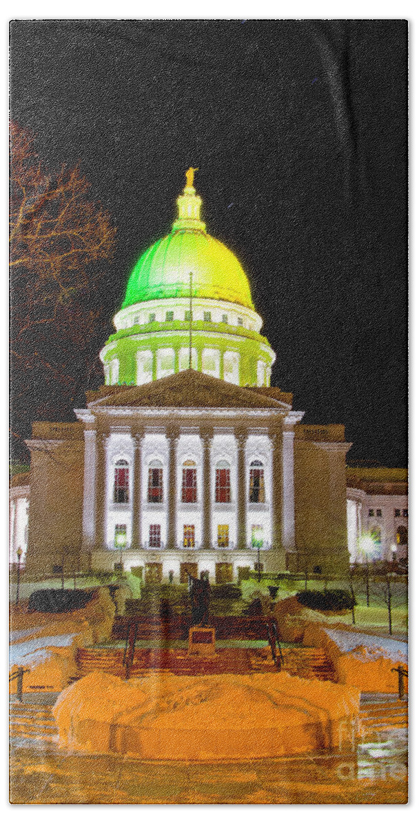 Capitol Bath Towel featuring the photograph Capitol Madison Packers Colors by Steven Ralser