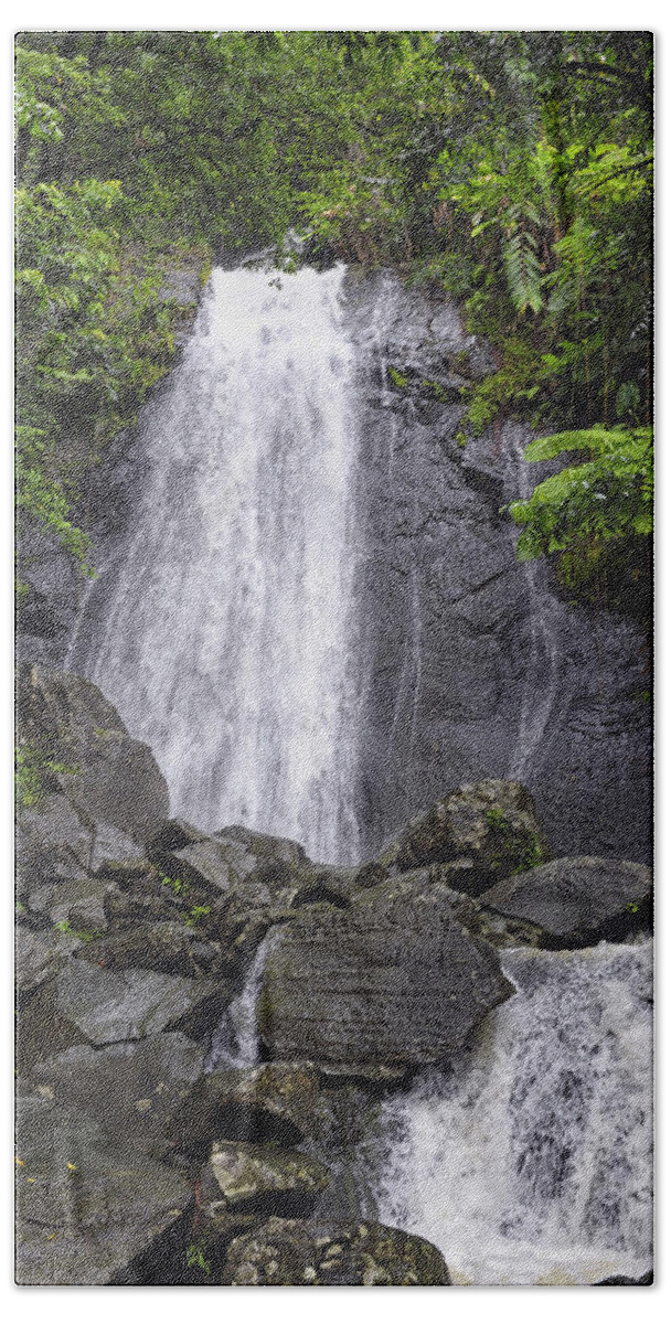 Waterfall Hand Towel featuring the photograph Cascada Blanco by Stephen Anderson
