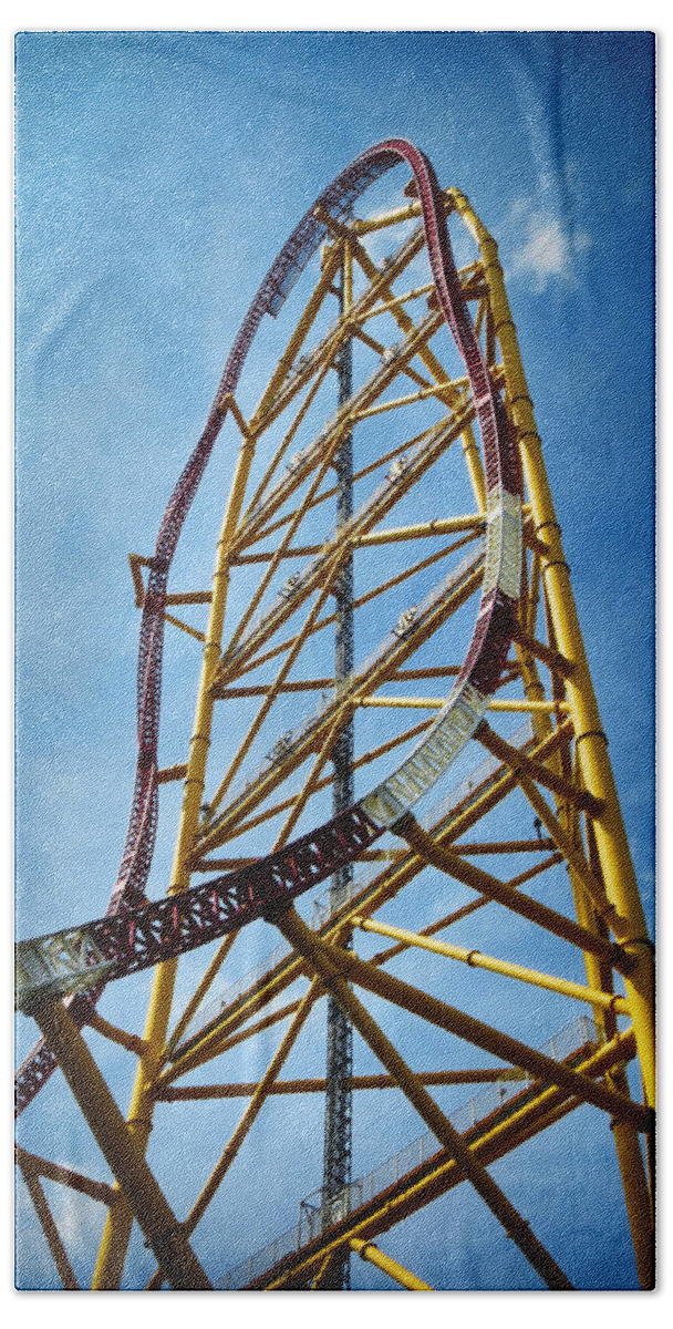 Top Thrill Dragster Bath Towel featuring the photograph Cedar Point - Top Thrill Dragster by Shawna Rowe