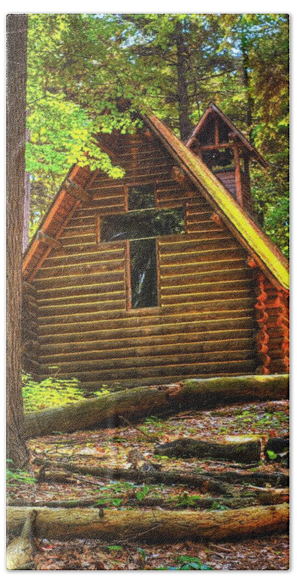 Chapel Hand Towel featuring the photograph Chapel in the Pines by Randy Pollard