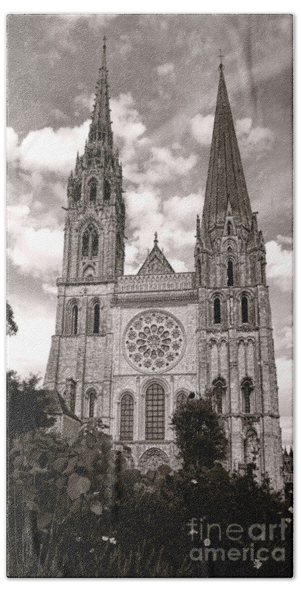 France Bath Towel featuring the photograph Chartres Cathedral by Olivier Le Queinec
