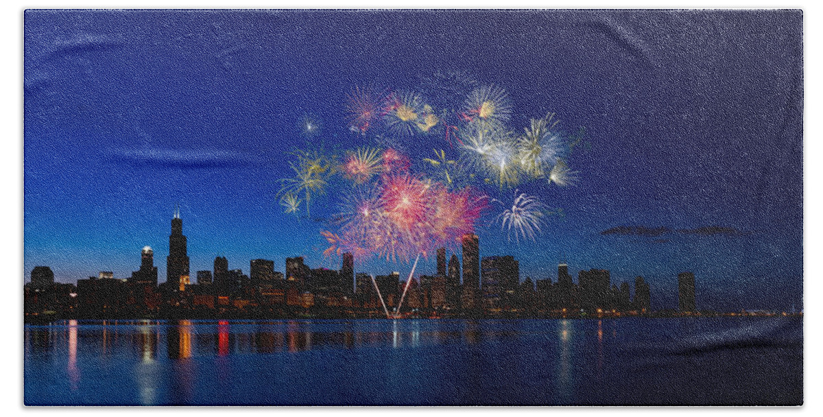 Chicago Hand Towel featuring the photograph Chicago Lakefront Fireworks by Steve Gadomski