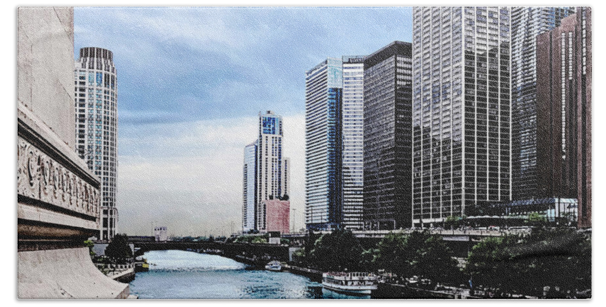 Chicago Bath Towel featuring the photograph Chicago - View From Michigan Avenue Bridge by Susan Savad