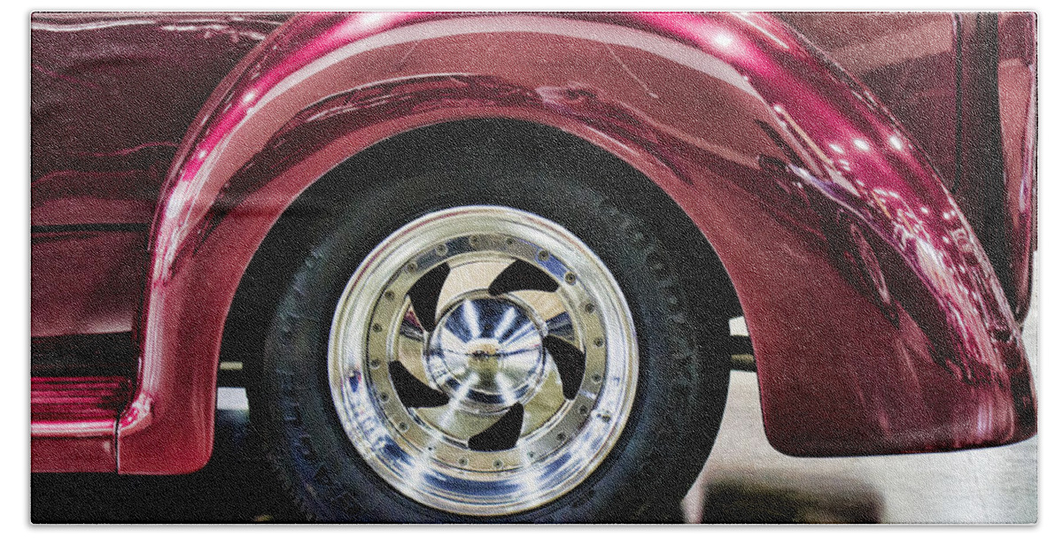 Wheel Bath Towel featuring the photograph Chrome Wheel by Ron Roberts