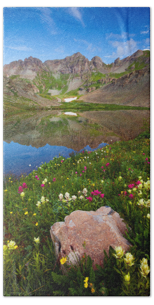 Wildflowers Bath Towel featuring the photograph Clear Lake Morning by Darren White