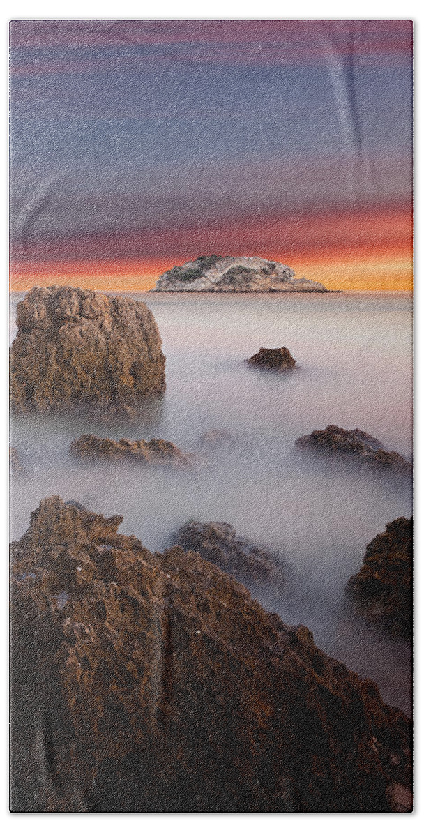 Waterscape Bath Towel featuring the photograph Coastal glory by Jorge Maia