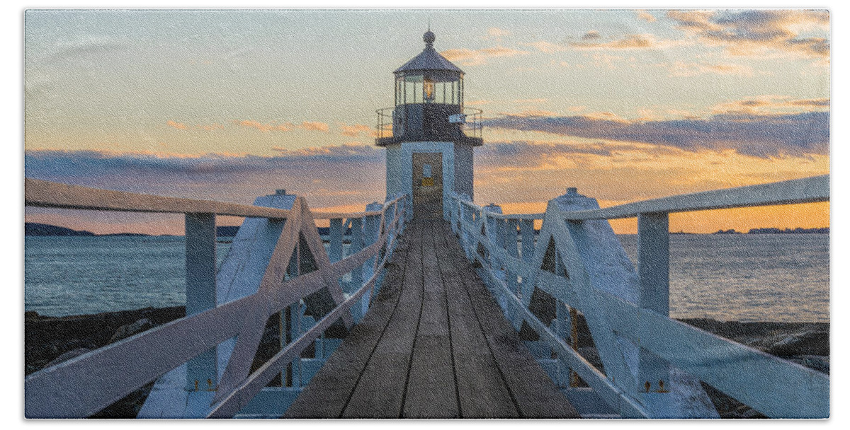 Maine Hand Towel featuring the photograph Colorful Ending by Kristopher Schoenleber