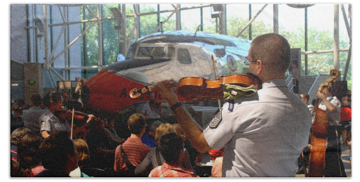Air And Space Museum Bath Towel featuring the photograph Concert Under the Planes by Kenny Glover