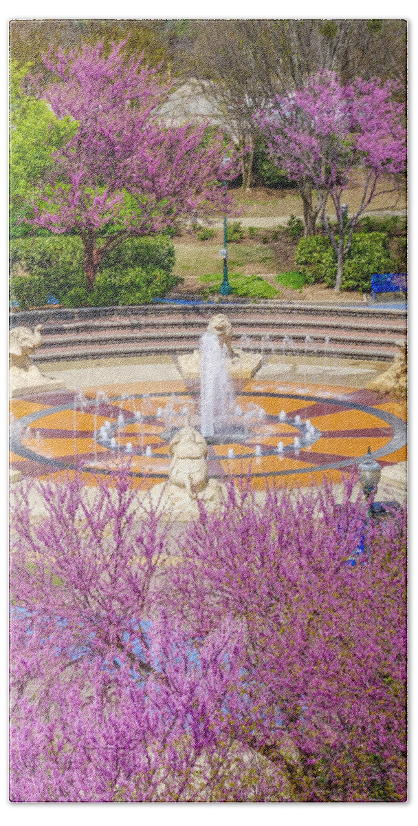 Chattanooga Bath Towel featuring the photograph Coolidge Park Fountain in Spring by Tom and Pat Cory