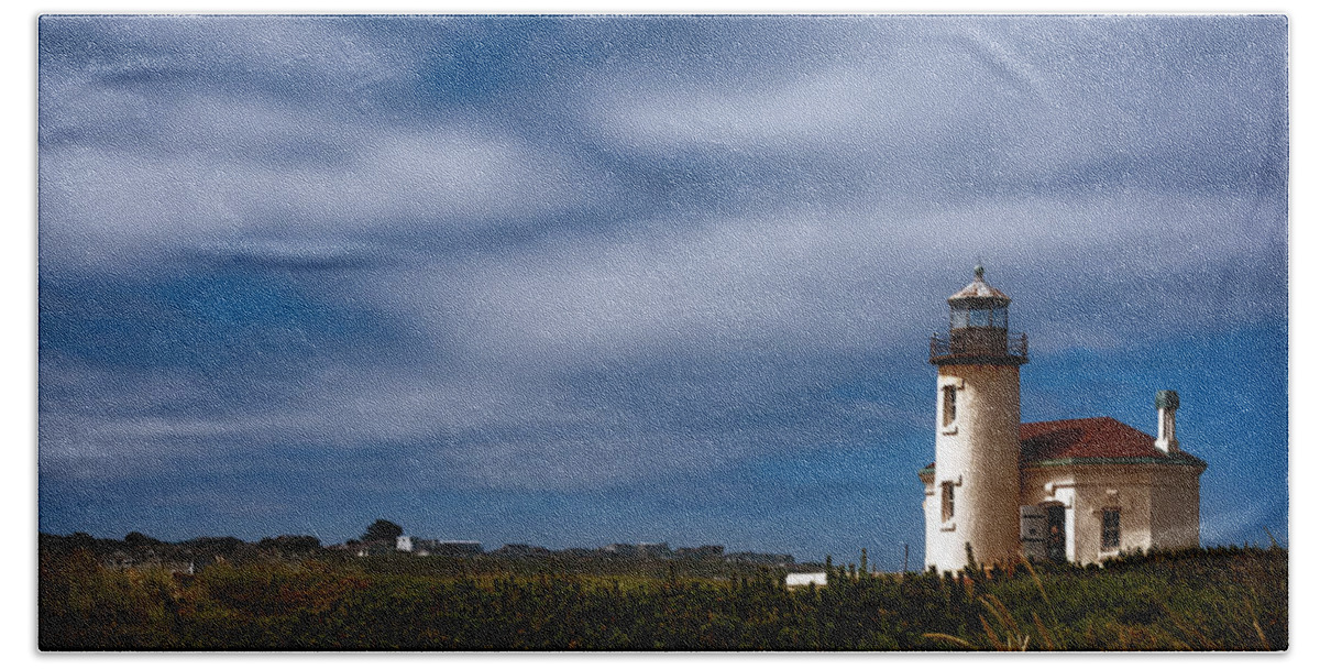 Joan Carroll Bath Towel featuring the photograph Coquille River Lighthouse by Joan Carroll