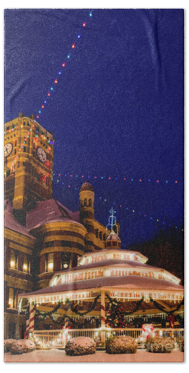 Bench Hand Towel featuring the photograph Courthouse Christmas by Michael Arend
