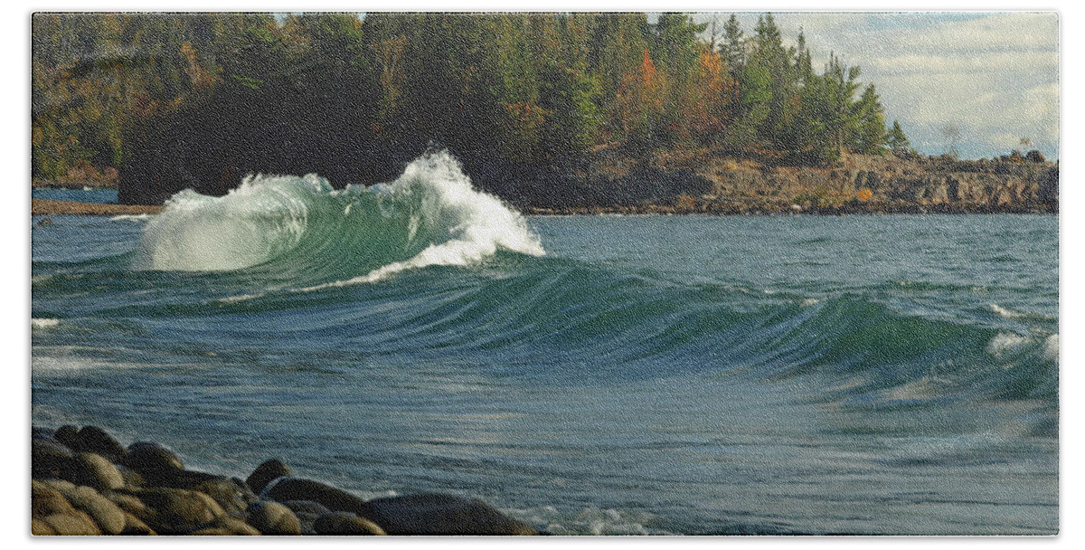 Peterson Nature Photography Hand Towel featuring the photograph Dancing Waves by James Peterson