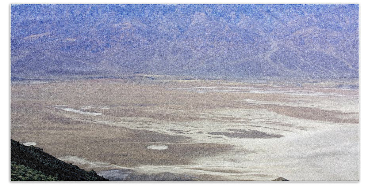 Death Valley Bath Towel featuring the photograph Dante's View #4 by Stuart Litoff
