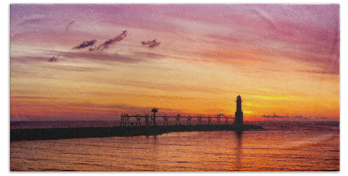 Lighthouse Bath Towel featuring the photograph Dawn of Promise by Bill Pevlor