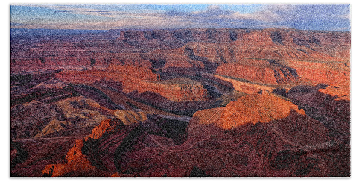 Dead Horse Point Hand Towel featuring the photograph Dead Horse Point Sunrise by Greg Norrell