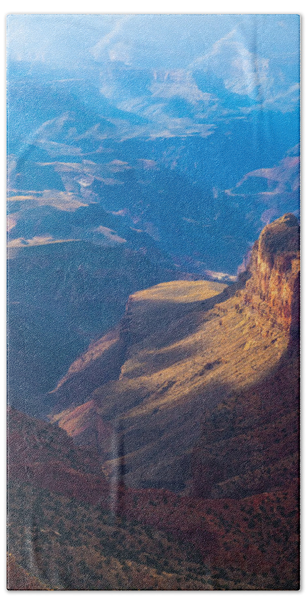 Arizona Bath Towel featuring the photograph Desert View Fades Into the Distance by Ed Gleichman
