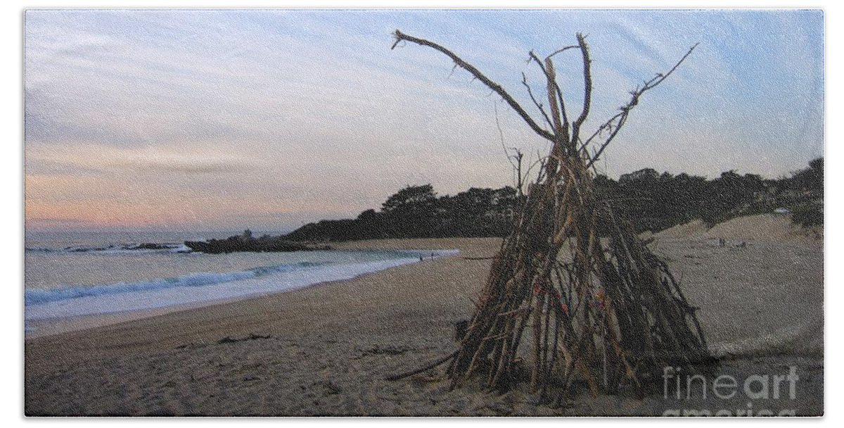 Beach Bath Towel featuring the photograph Driftwood Tipi by James B Toy