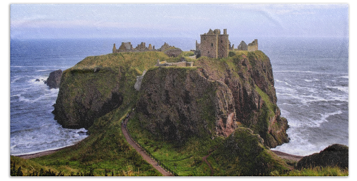 Scotland Hand Towel featuring the photograph Dunnottar Castle Panorama by Jason Politte