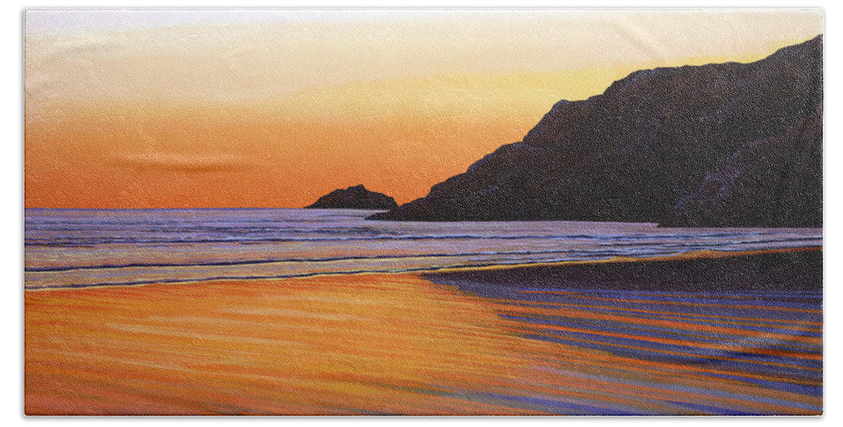 Sunset Hand Towel featuring the painting Earth Sunrise Sea by Paul Meijering