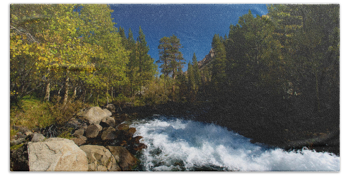 Eastern Sierras Hand Towel featuring the photograph Eastern Sierras 14 by Richard J Cassato