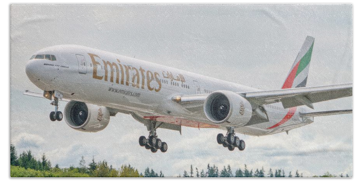 Boeing Bath Towel featuring the photograph Emirates 777 by Jeff Cook